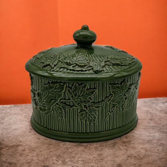 Fall Decorative Leaf Embossed Glossy Green Ceramic Covered Dish Storage Canister - Picture 1 of 13
